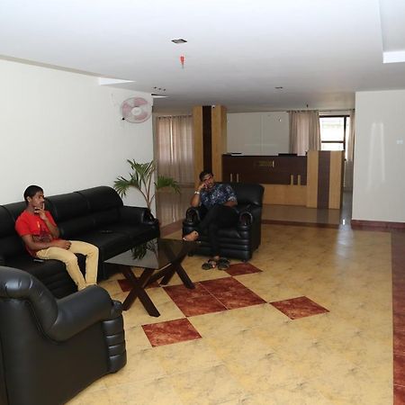 Hazmi Inn Perintalmanna Buitenkant foto